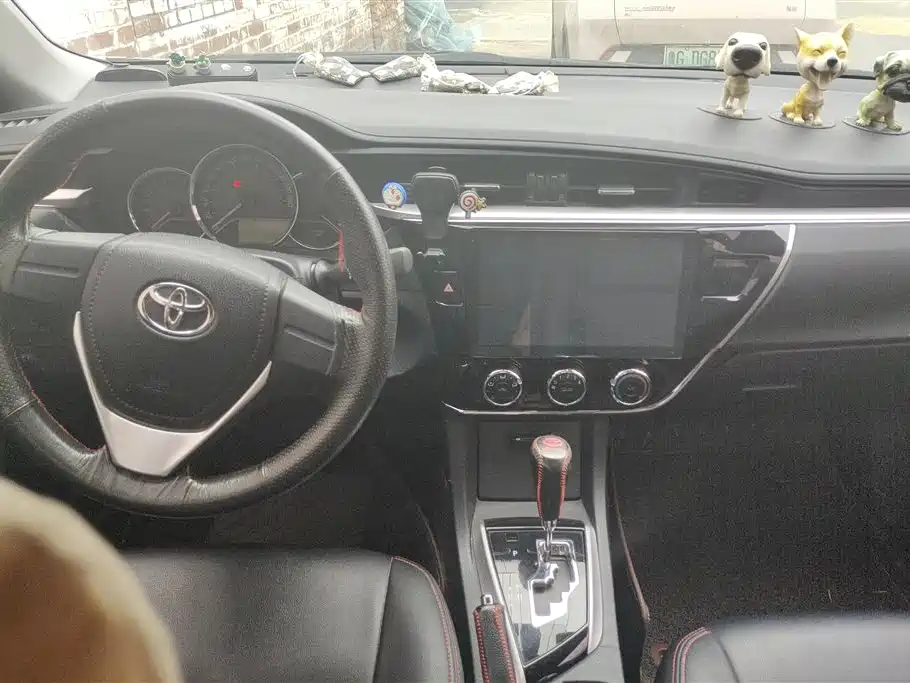 Toyota Corolla 2018 — фото 12