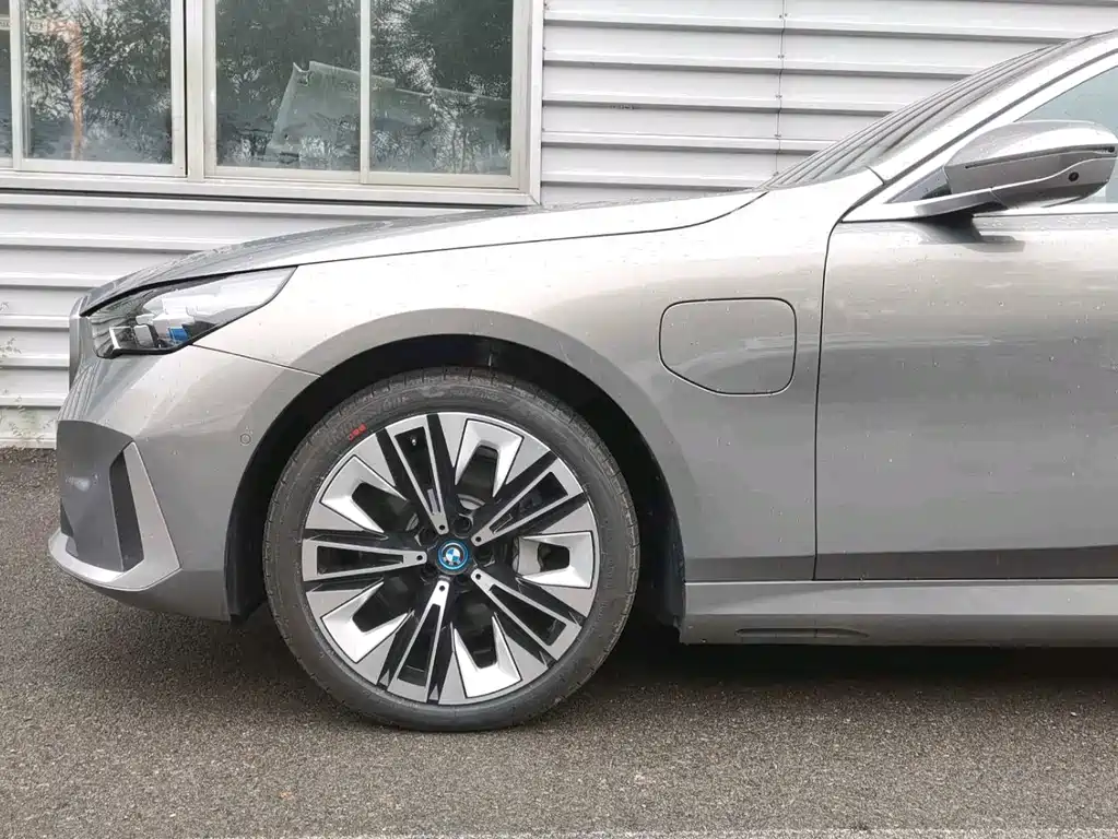 BMW i5 — фото 7