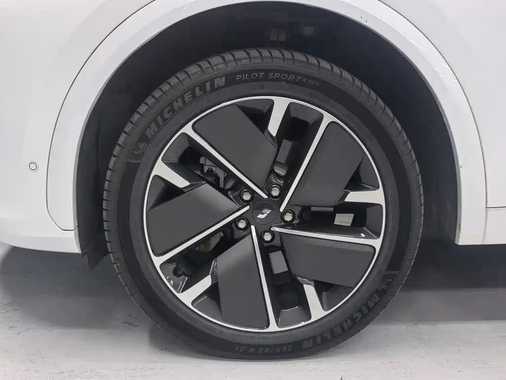Li Auto Li L7 2025