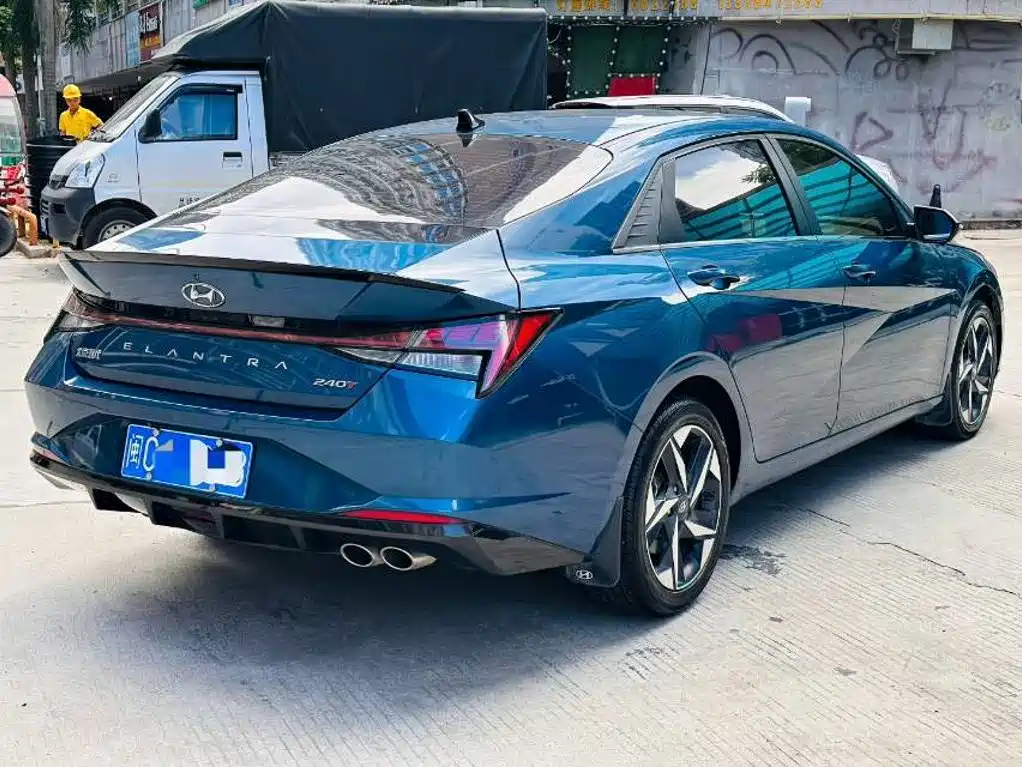 Hyundai Elantra 2021