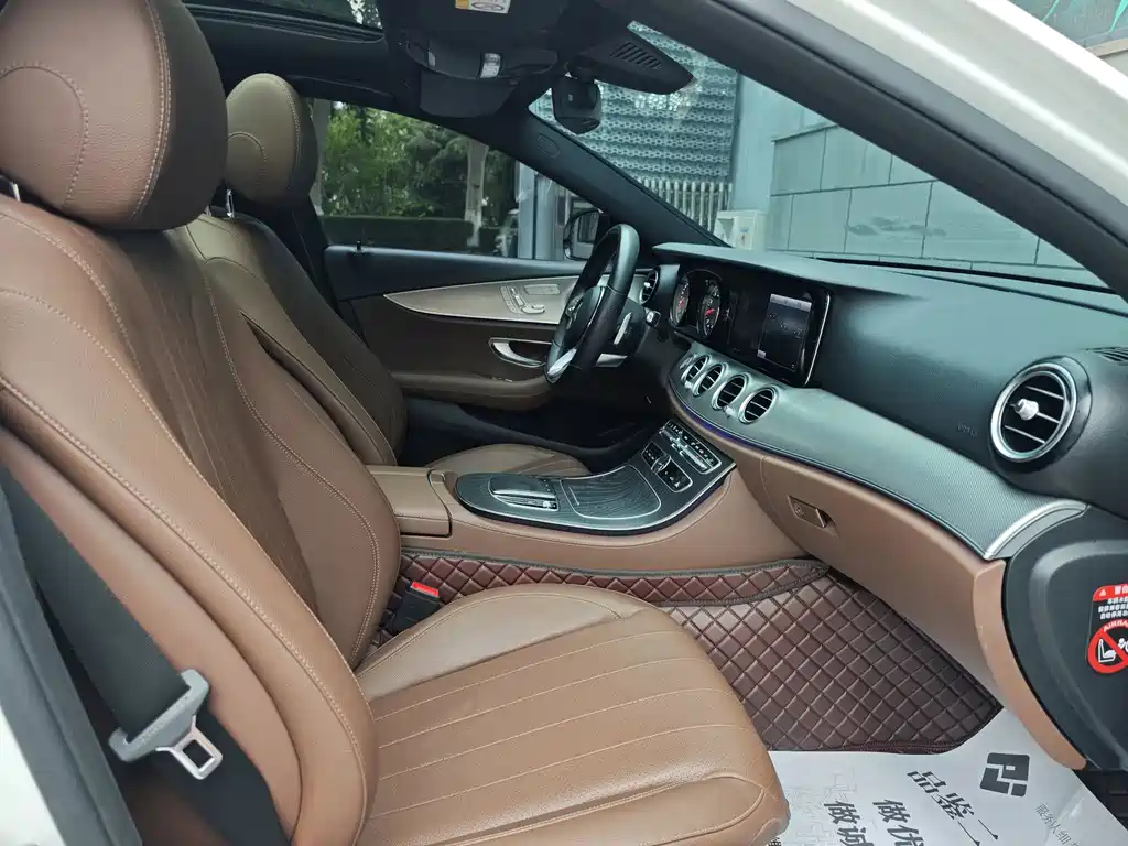 Mercedes-Benz E-Class 2019 — фото 11