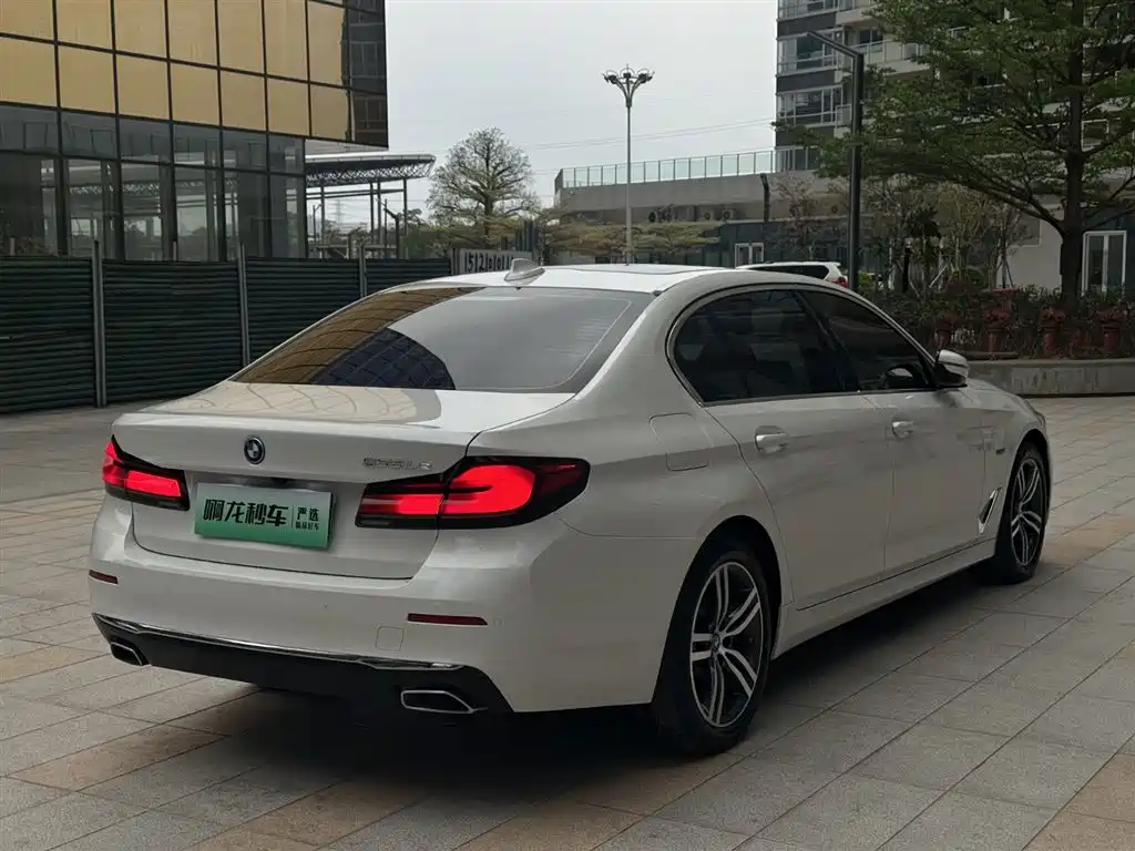 BMW 5 Series New Energy 2022 — фото 6