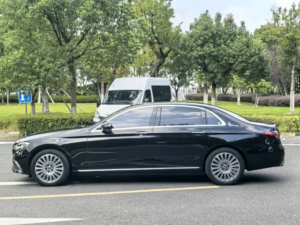 Mercedes-Benz E-Class 2022 — фото 22