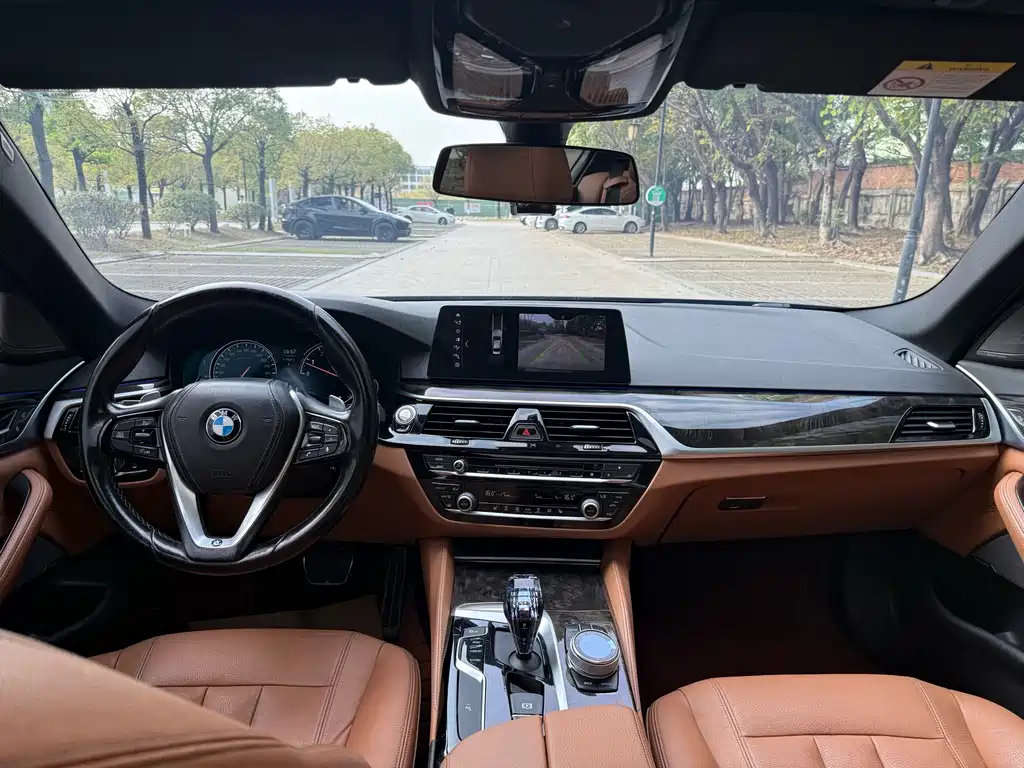 BMW 5 Series 2017 — фото 6
