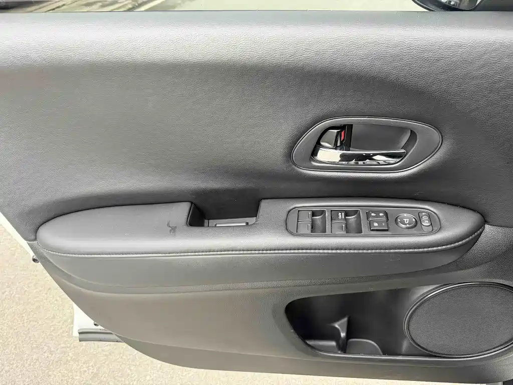 Honda Vezel 2022 — фото 7