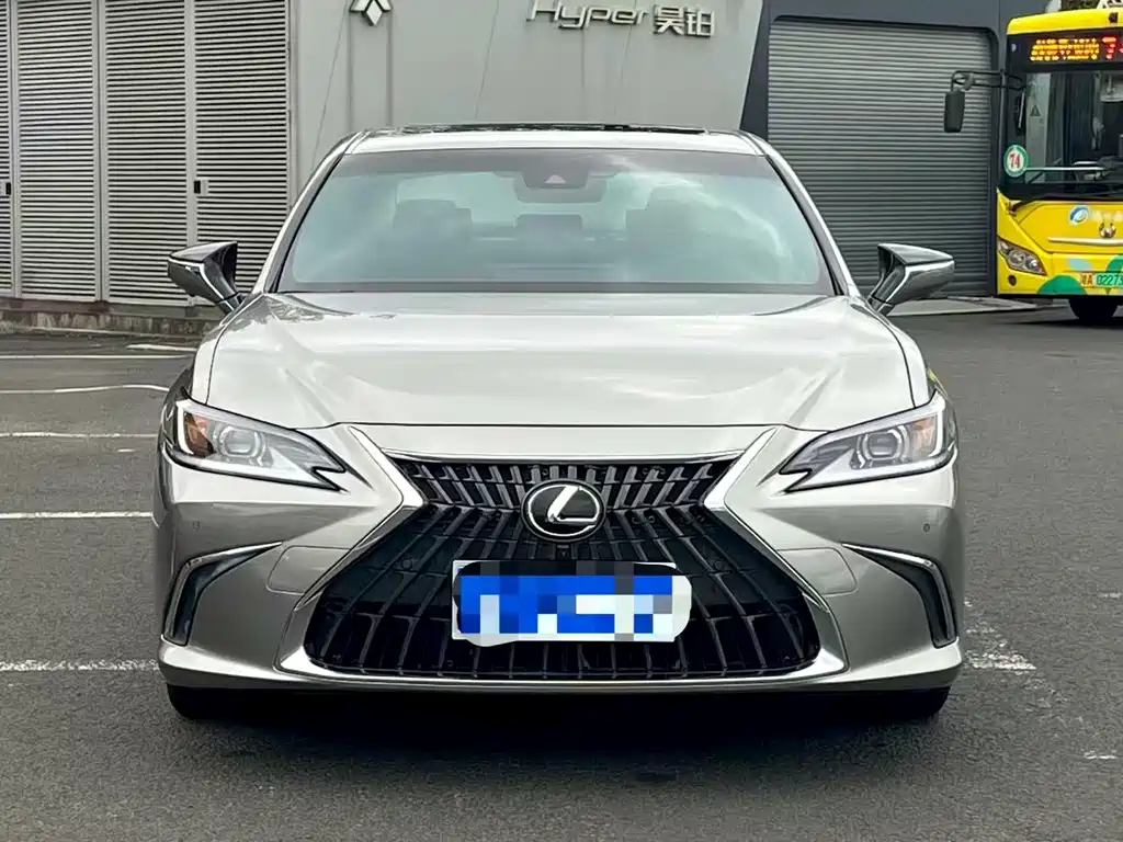Lexus ES 2022 — фото 2
