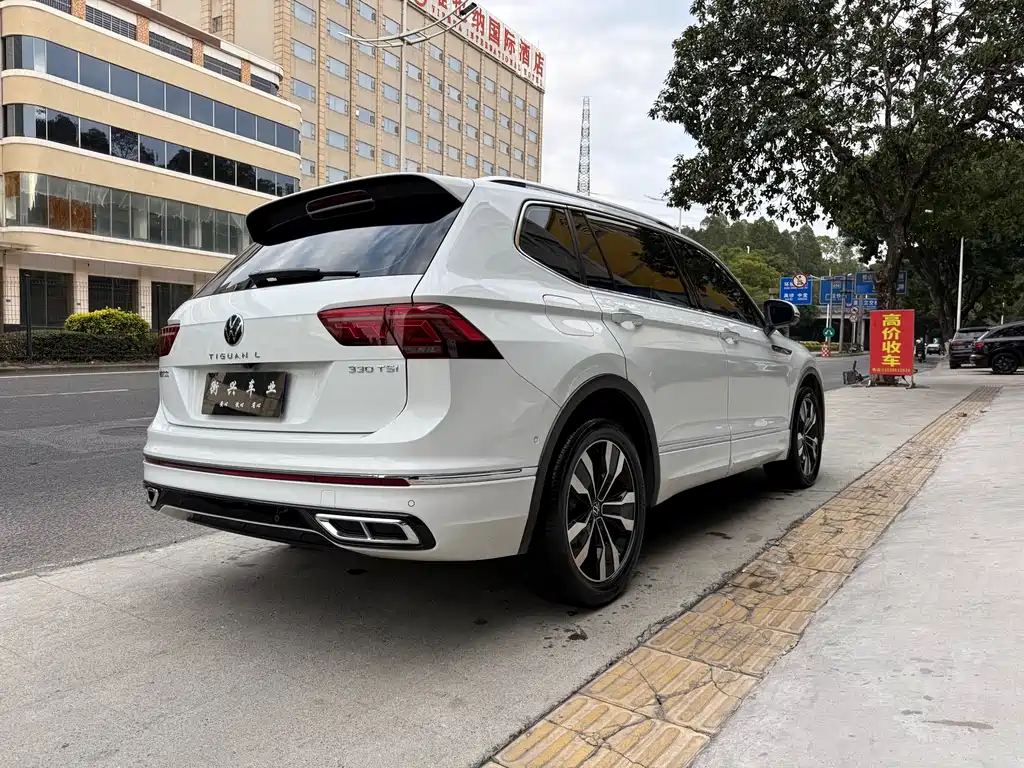 Volkswagen Tiguan L 2023 — фото 14