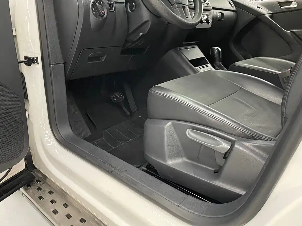 Volkswagen Tiguan 2015 — фото 25