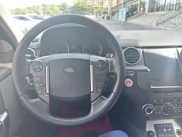 Land Rover Discovery 2013