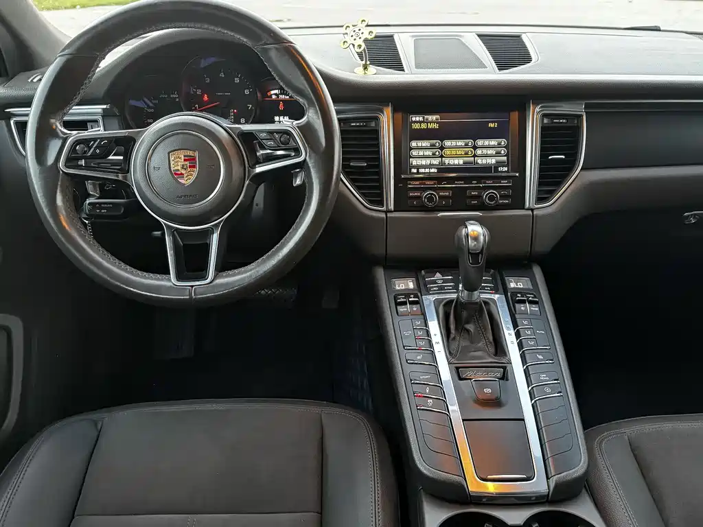 Porsche Macan 2015 — фото 15