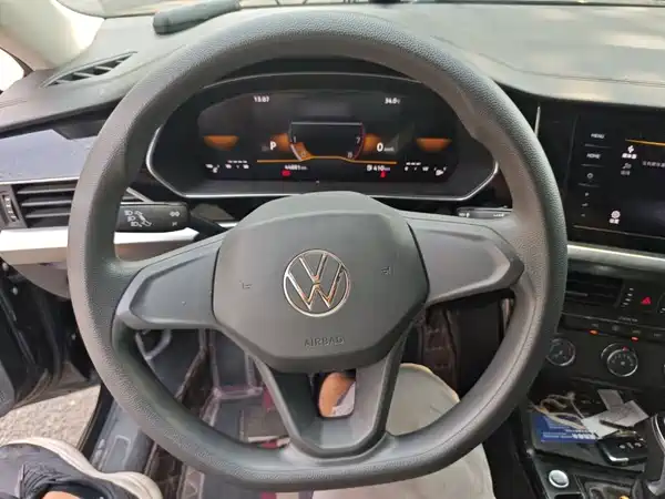 Volkswagen Passat 2023