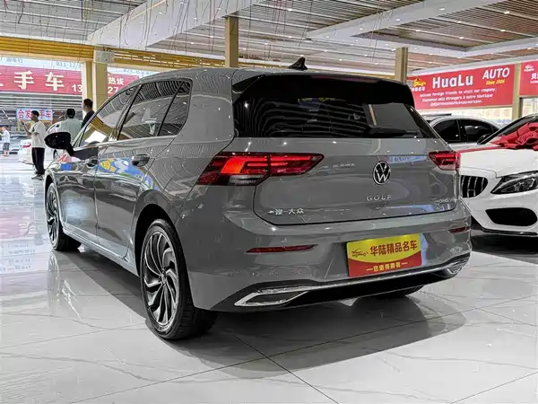 Volkswagen Golf 2022