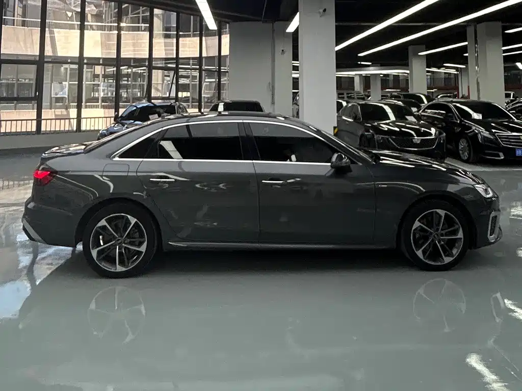 Audi A4L 2023