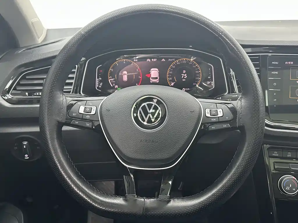 Volkswagen T-Roc 2022 — фото 12