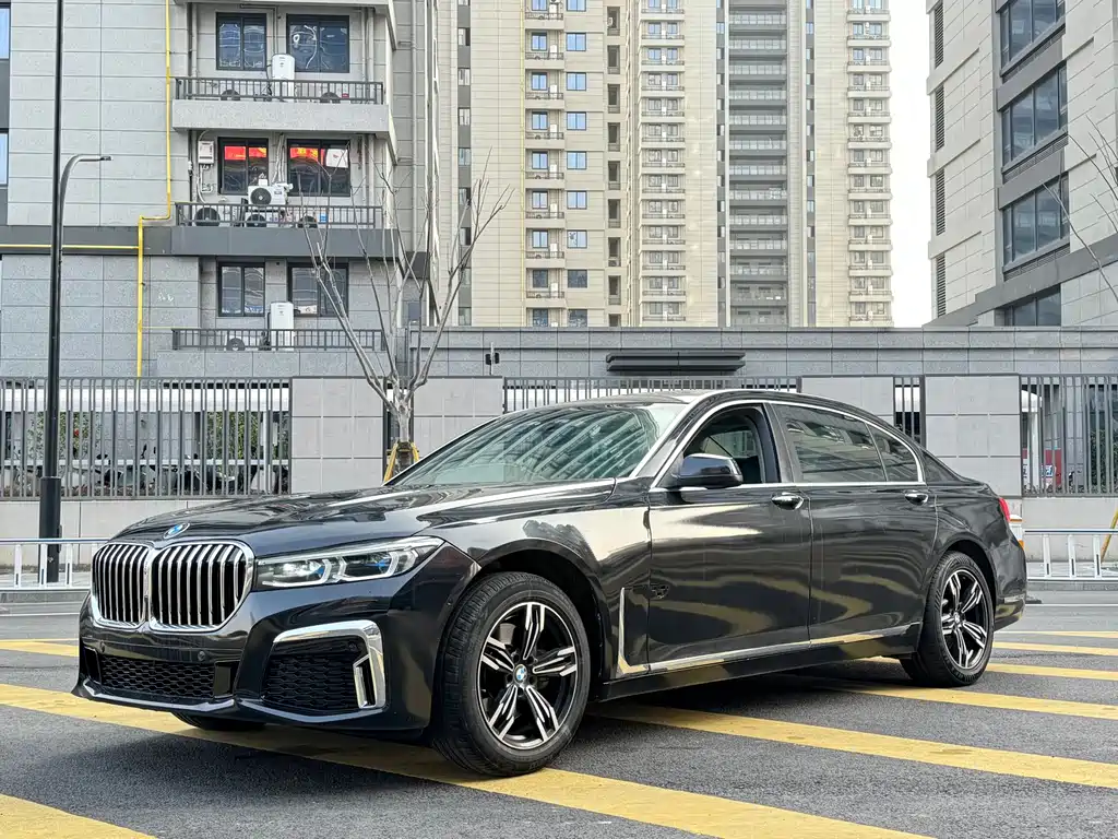 BMW 7 Series 2012 — фото 2