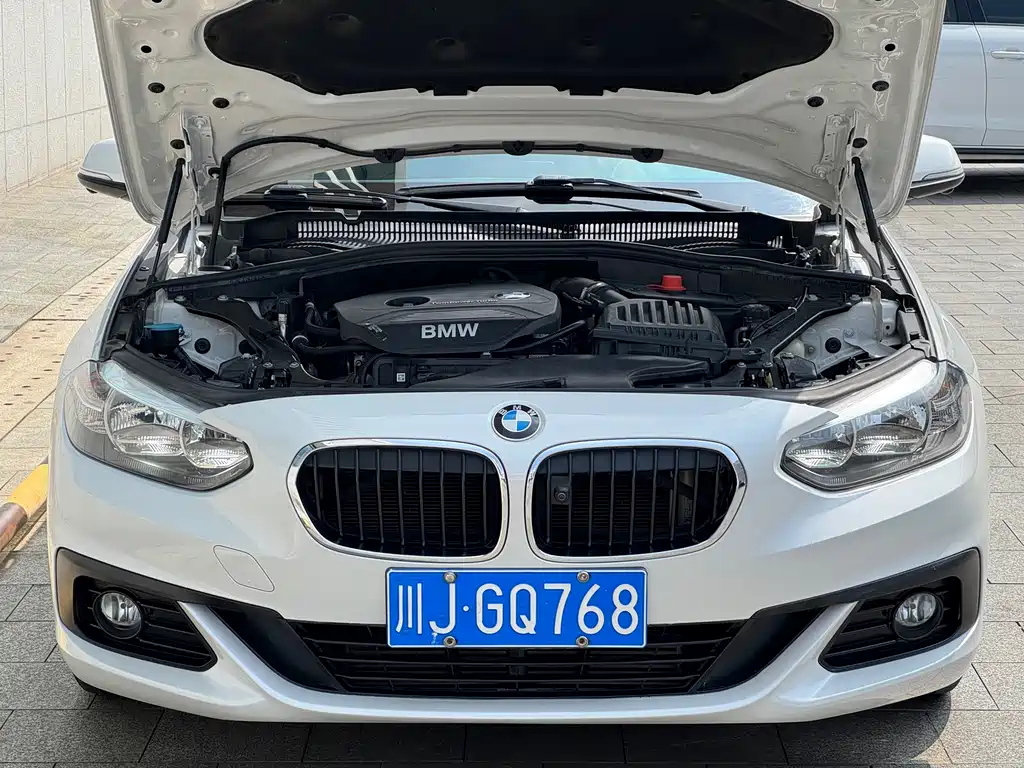 BMW 1 Series 2018 — фото 9