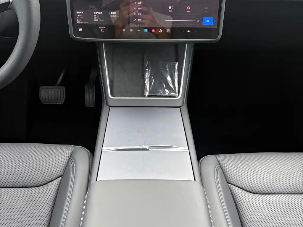 Tesla Model Y 2026 — фото 13
