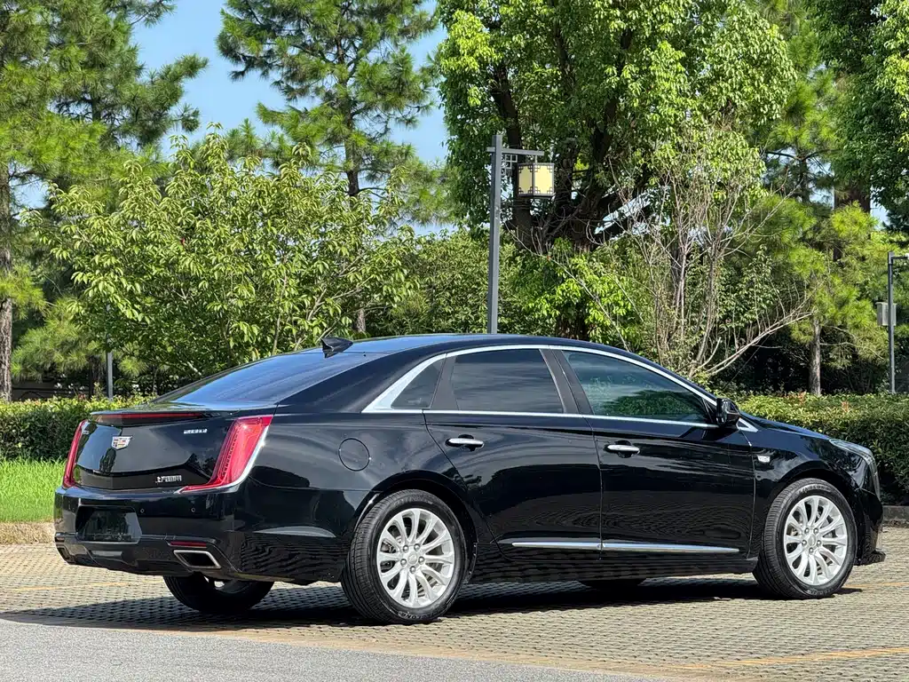 Cadillac XTS 2018 — фото 16