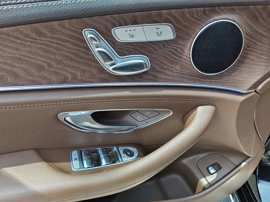 Mercedes-Benz E-Class 2021 — фото 20