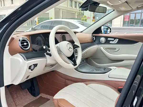 Mercedes-Benz E-Class 2022