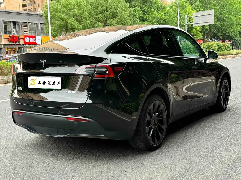 Tesla Model Y 2022 — фото 10