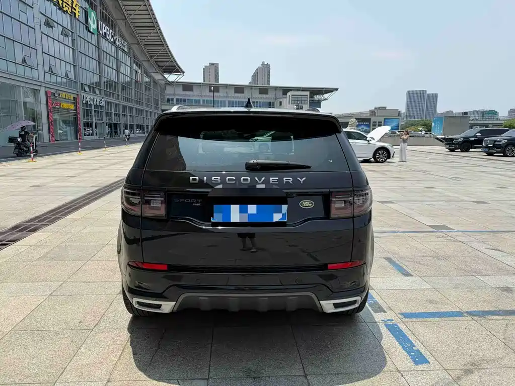 Land Rover Discovery Sport 2023 — фото 7