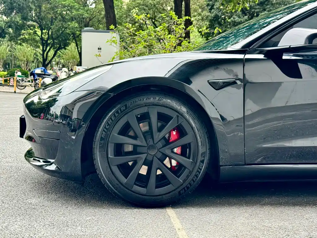 Tesla Model 3 2023 — фото 10