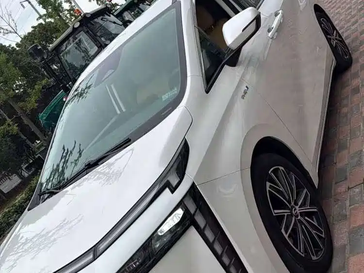 GAC Motor E8 PHEV 2024
