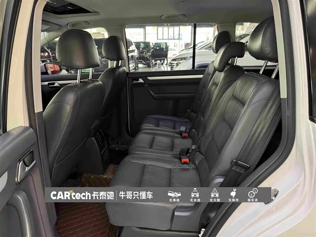 Volkswagen Touran 2015 — фото 24