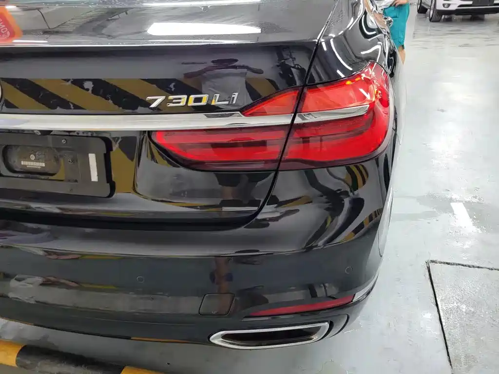BMW 7 Series 2017 — фото 14