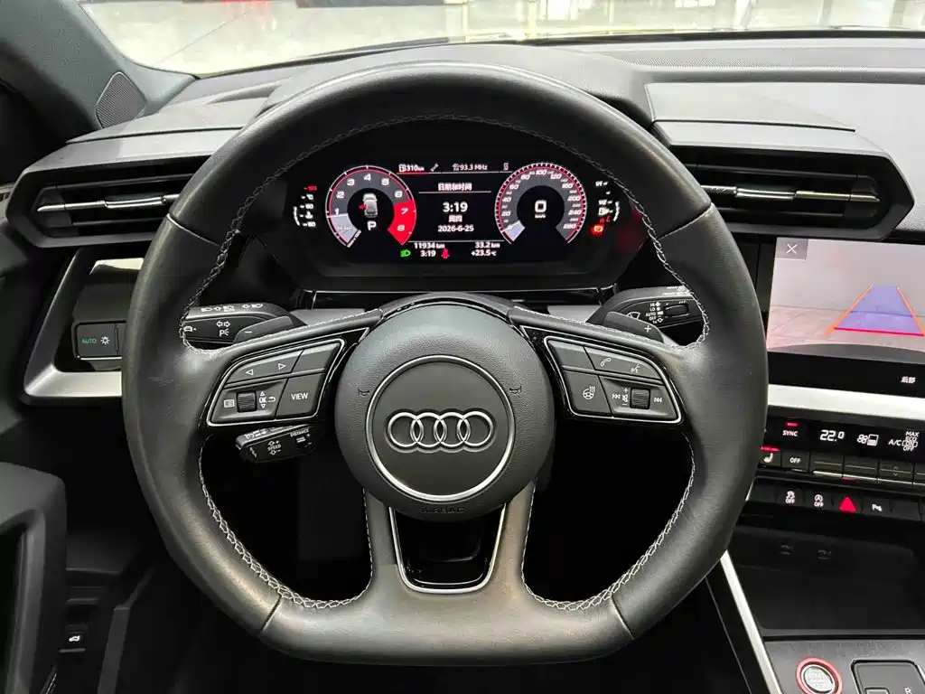 Audi A3 2023 — фото 3