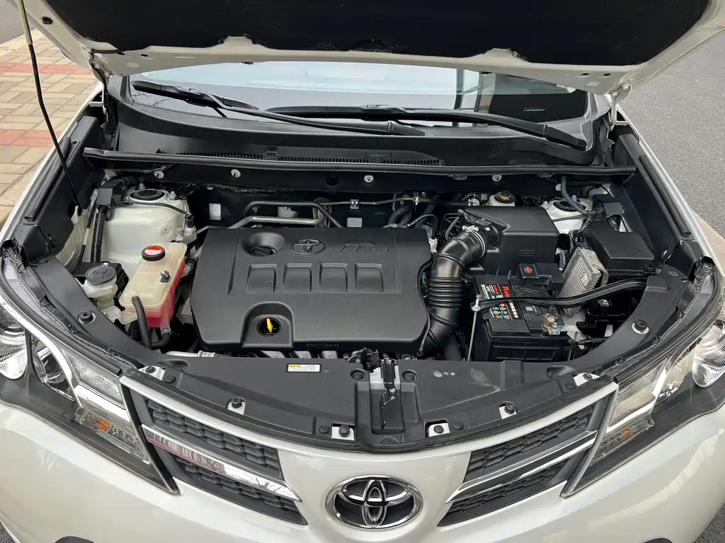 Toyota RAV4 2016 — фото 20