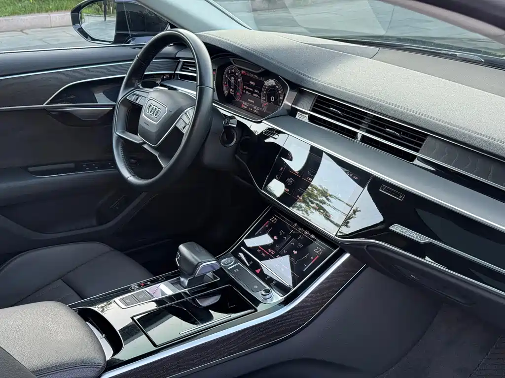 Audi A8 2018 — фото 17