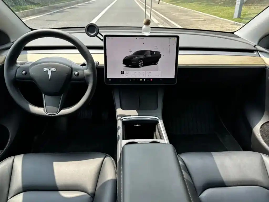 Tesla Model Y 2022 — фото 6