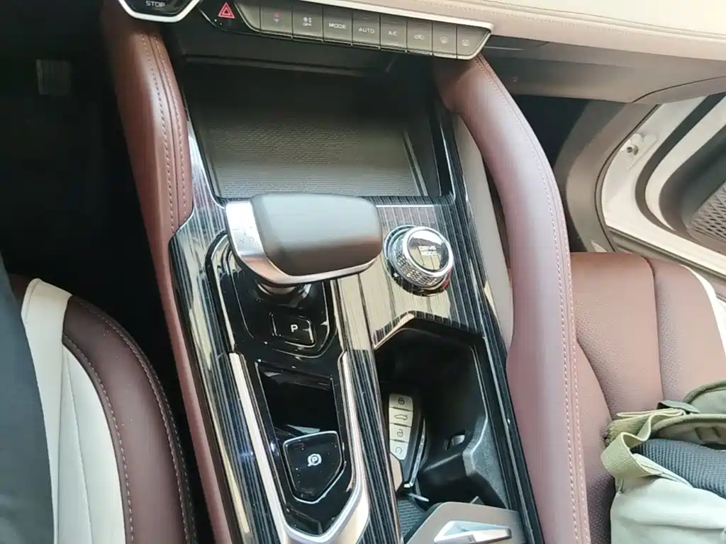 Geely Xingyue L 2022 — фото 14