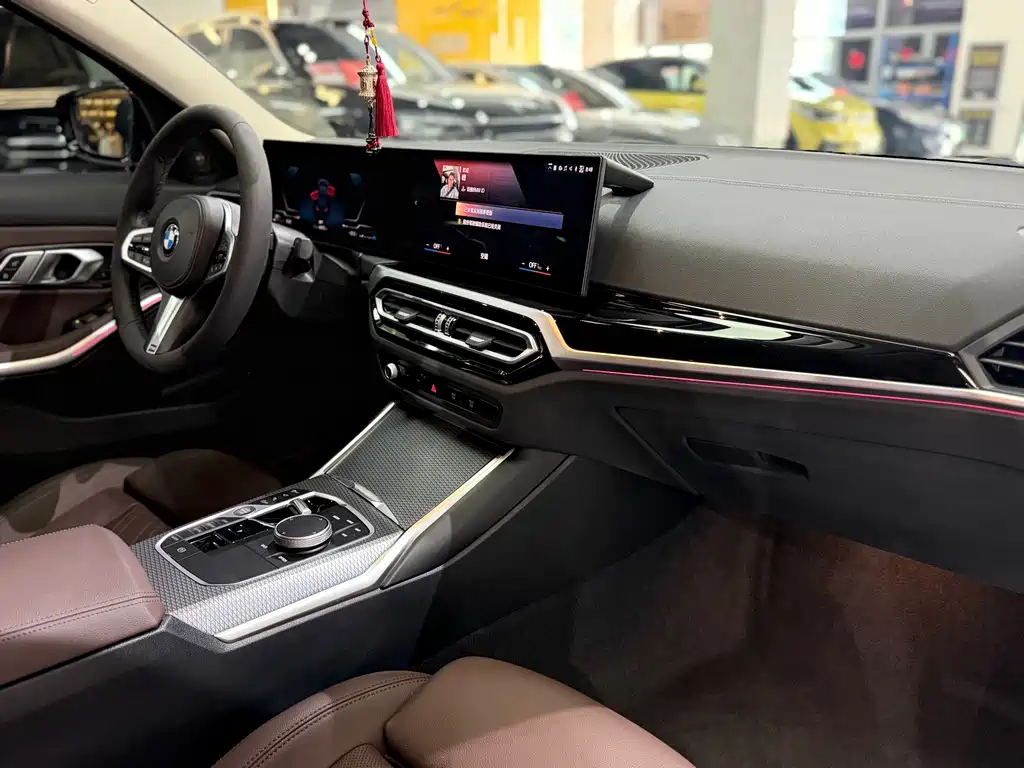 BMW 3 Series 2023 — фото 12