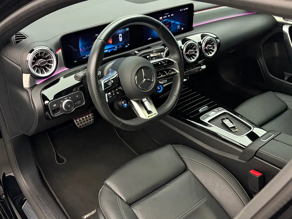 Mercedes-Benz A-Class AMG 2025 — фото 10