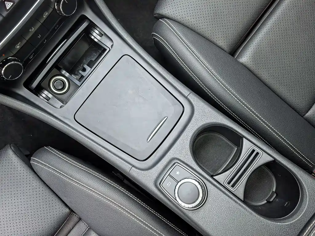 Mercedes-Benz GLA 2017 — фото 15