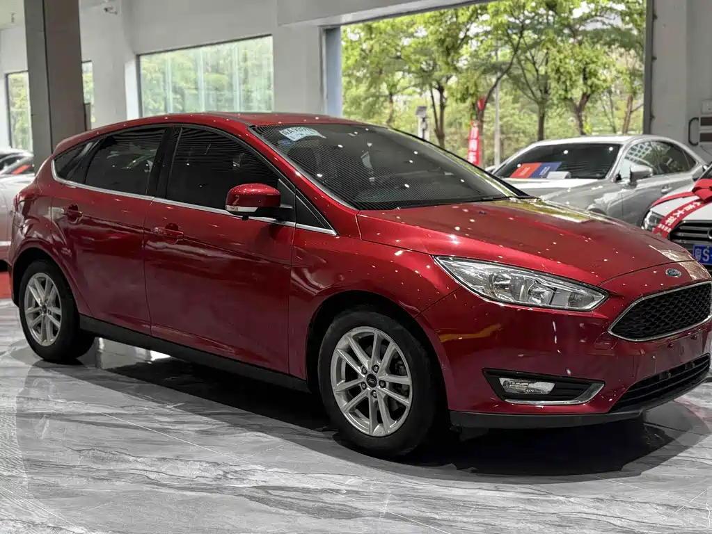 Ford Focus 2019 — фото 2