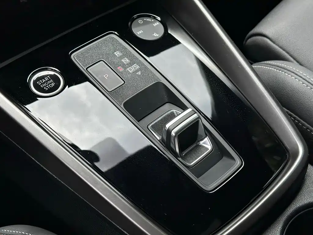 Audi A3 2023 — фото 13