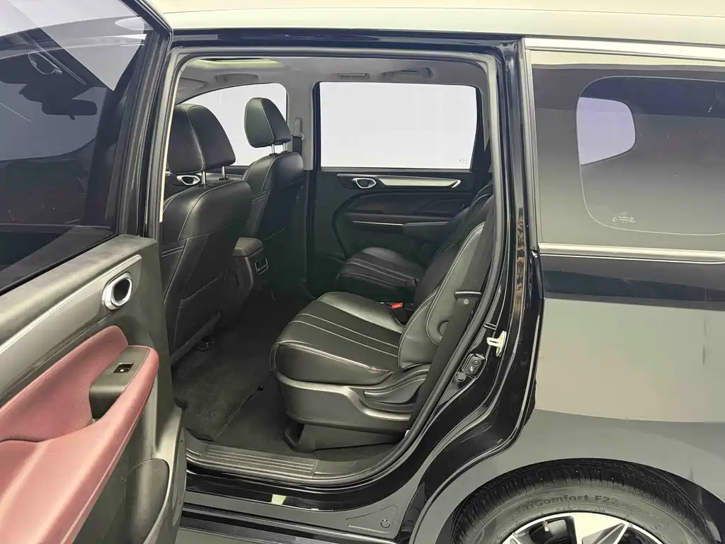 GAC Motor Trumpchi M6 2024 — фото 13