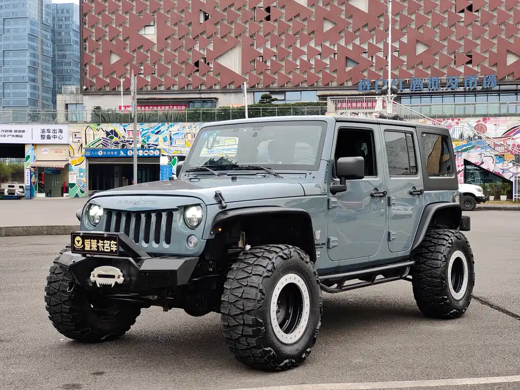 Jeep Wrangler 2015 — фото 1