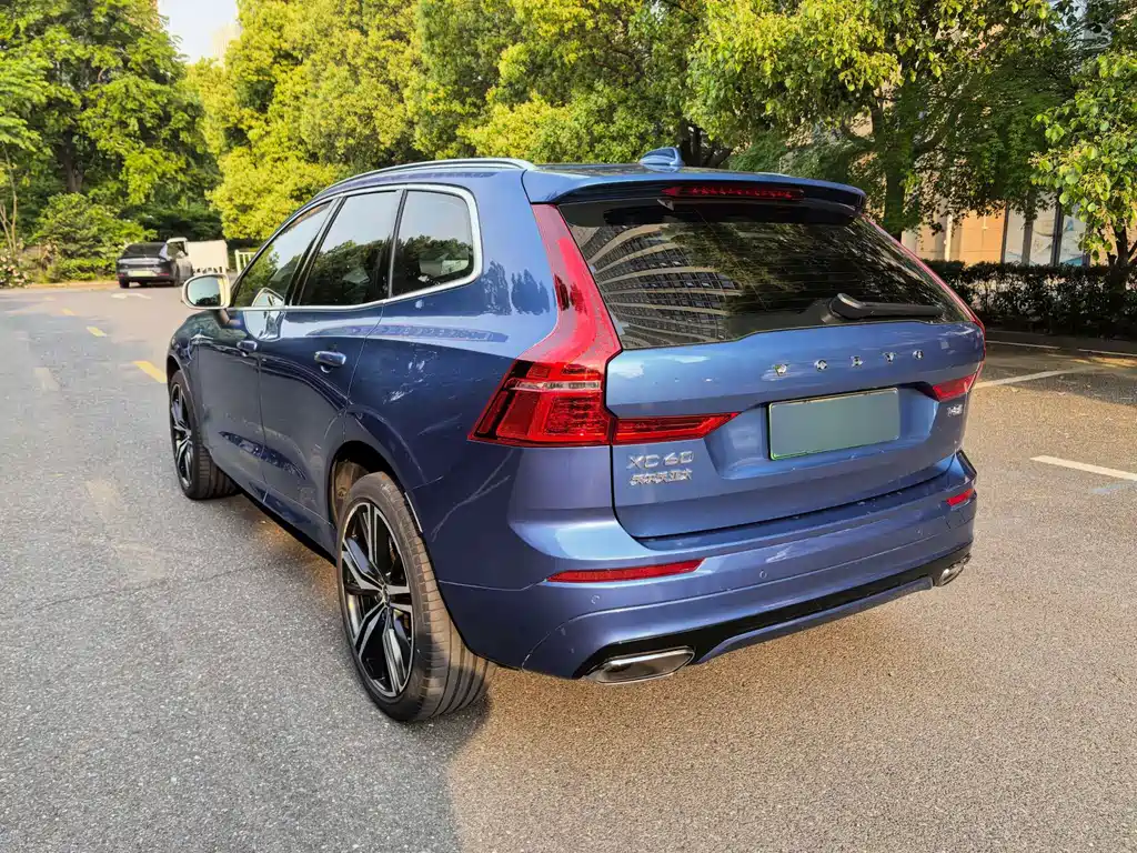 Volvo XC60 Plug-In Hybrid 2020 — фото 5