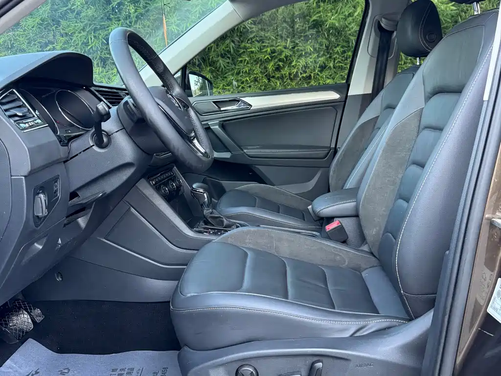 Volkswagen Tiguan L Plug-In Hybrid 2019 — фото 4
