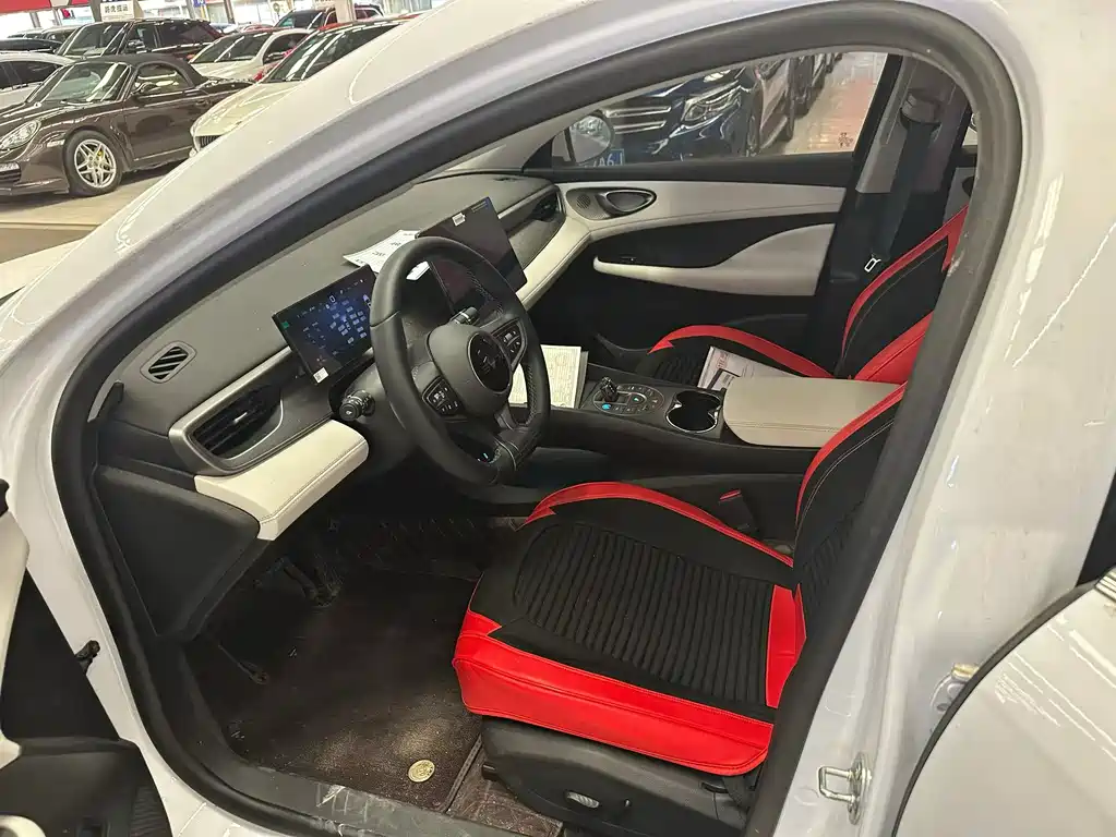 BYD Seal 05 DM-i 2025 — фото 2