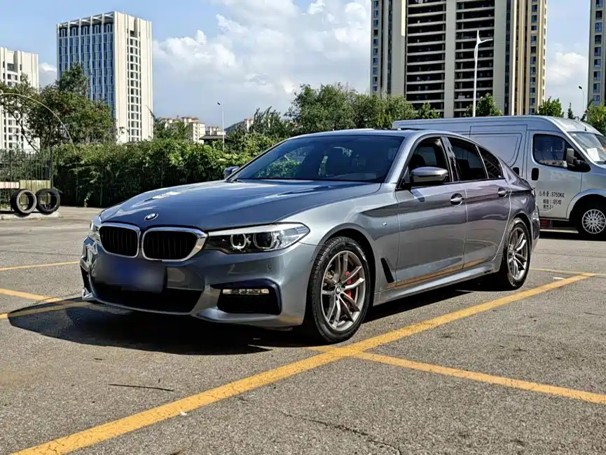 BMW 5 Series 2018 — фото 1