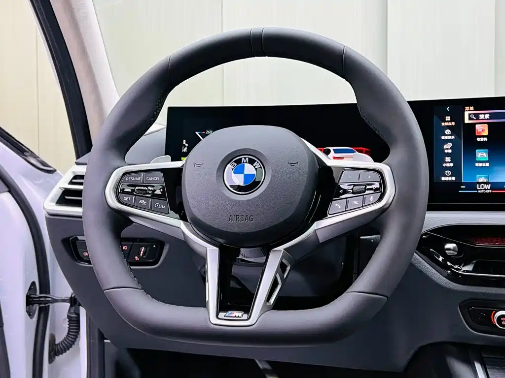 BMW 3 Series 2025 — фото 10