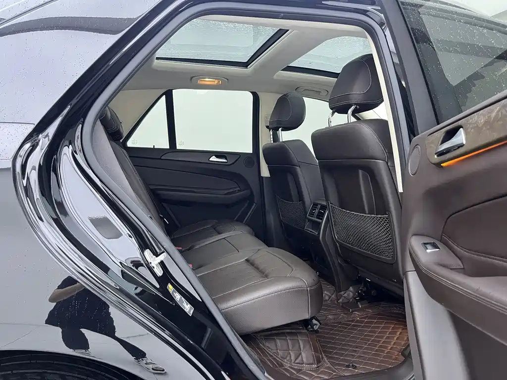 Mercedes-Benz GLE 2017 — фото 18