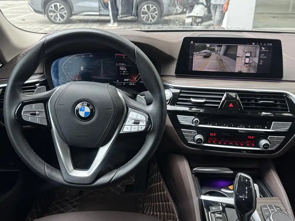BMW 5 Series 2020 — фото 12