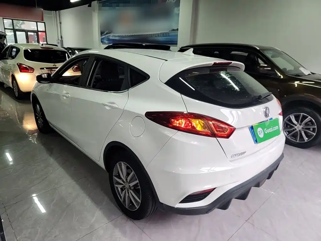 Changan Eado XT 2017 — фото 5